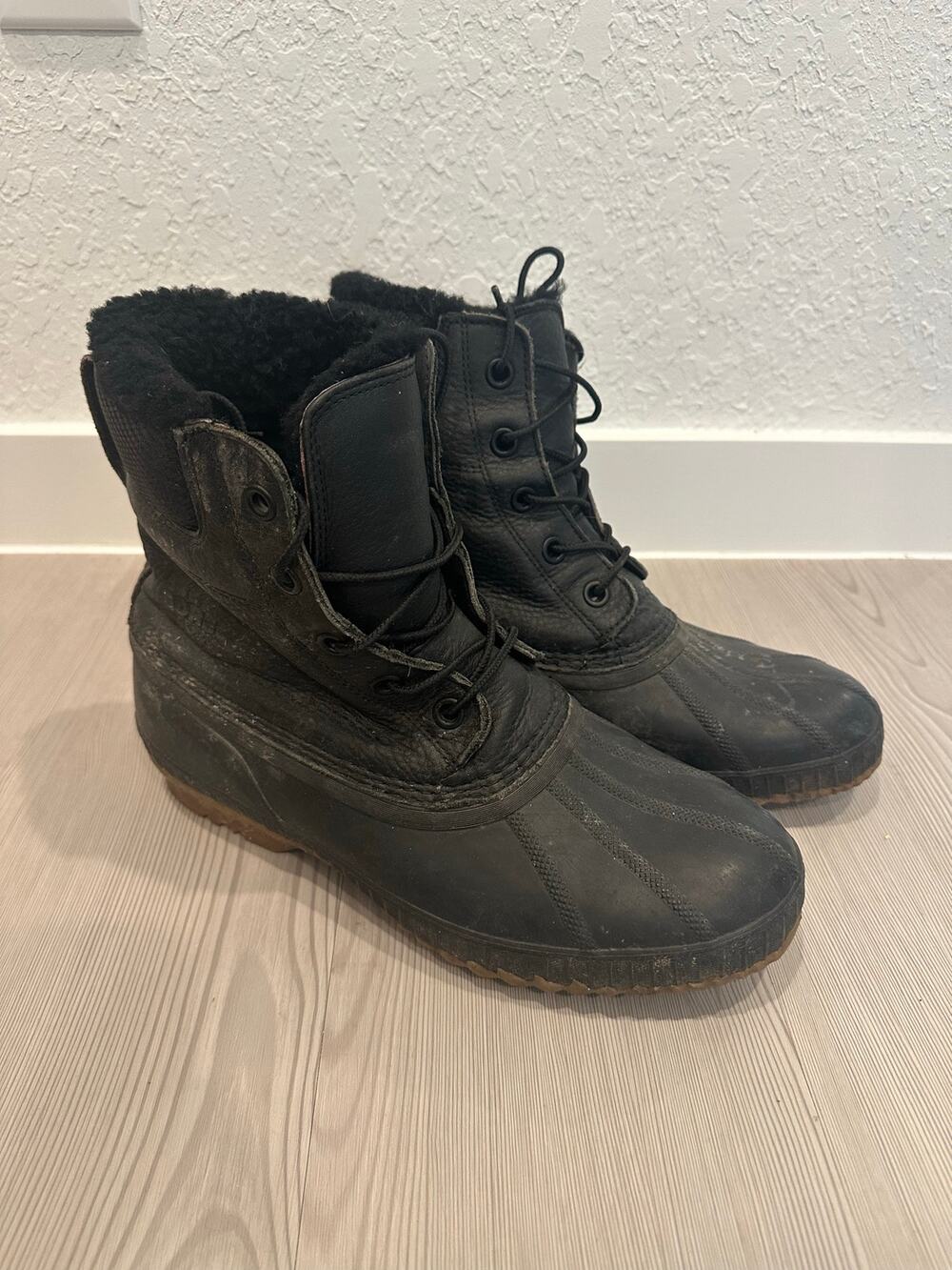 Sorel Waterproof Faux Fur Lace Up Boot Men 12 Black Winter Outdoor Travel Rubber